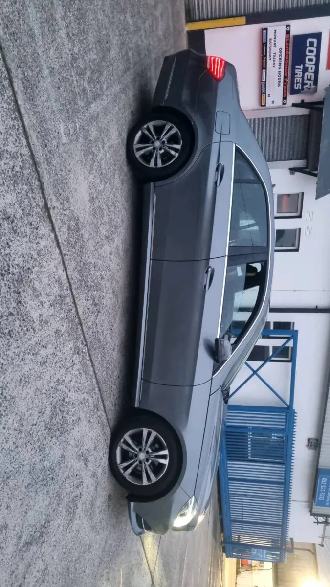 Mercedes E220 Nct 4-27 Tax 8-27 READ ADD - Image 3