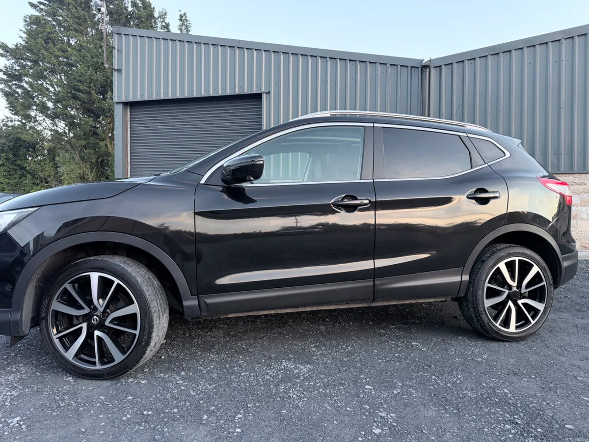 Nissan Qashqai 162’ Premium LOW MILEAGE/HIGH SPEC - Image 5