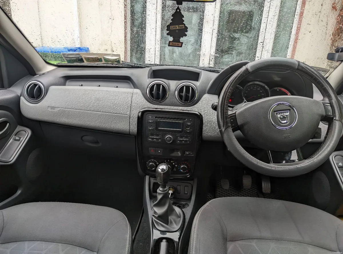 Dacia Duster Black Signature 2015 174k km - Image 5