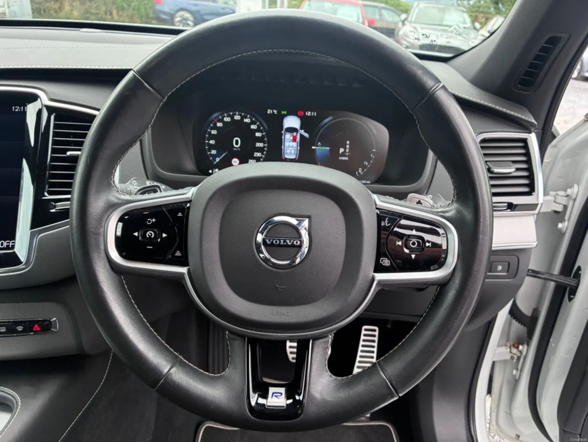 Volvo XC90 2.0 T8 R-DESIGN 390 BHP AWD - Image 4
