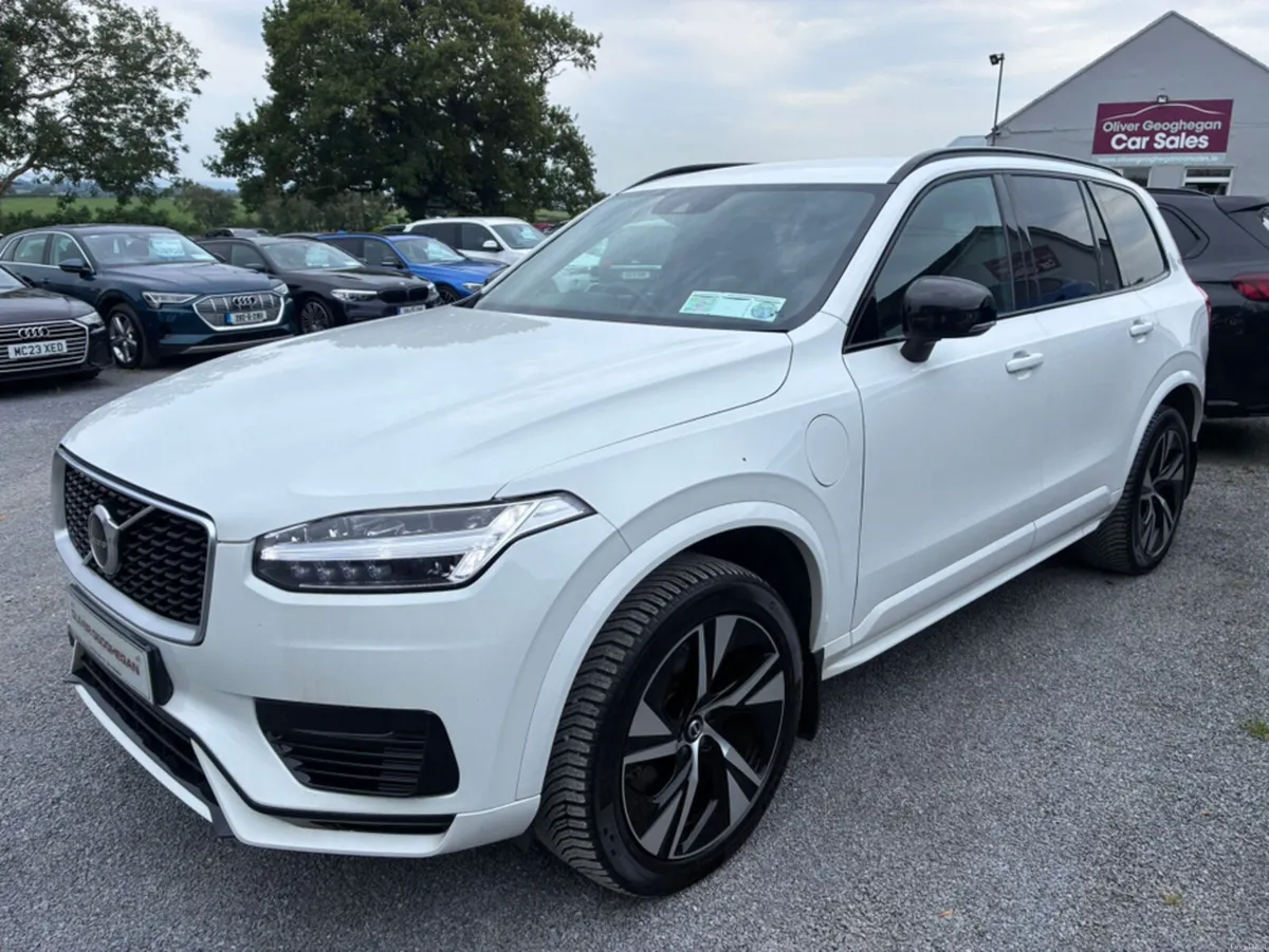 Volvo XC90 2.0 T8 R-DESIGN 390 BHP AWD - Image 4