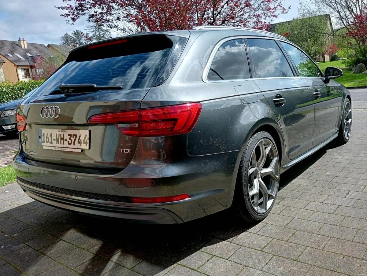 AUDI A4 S-Line Automatic - Image 3