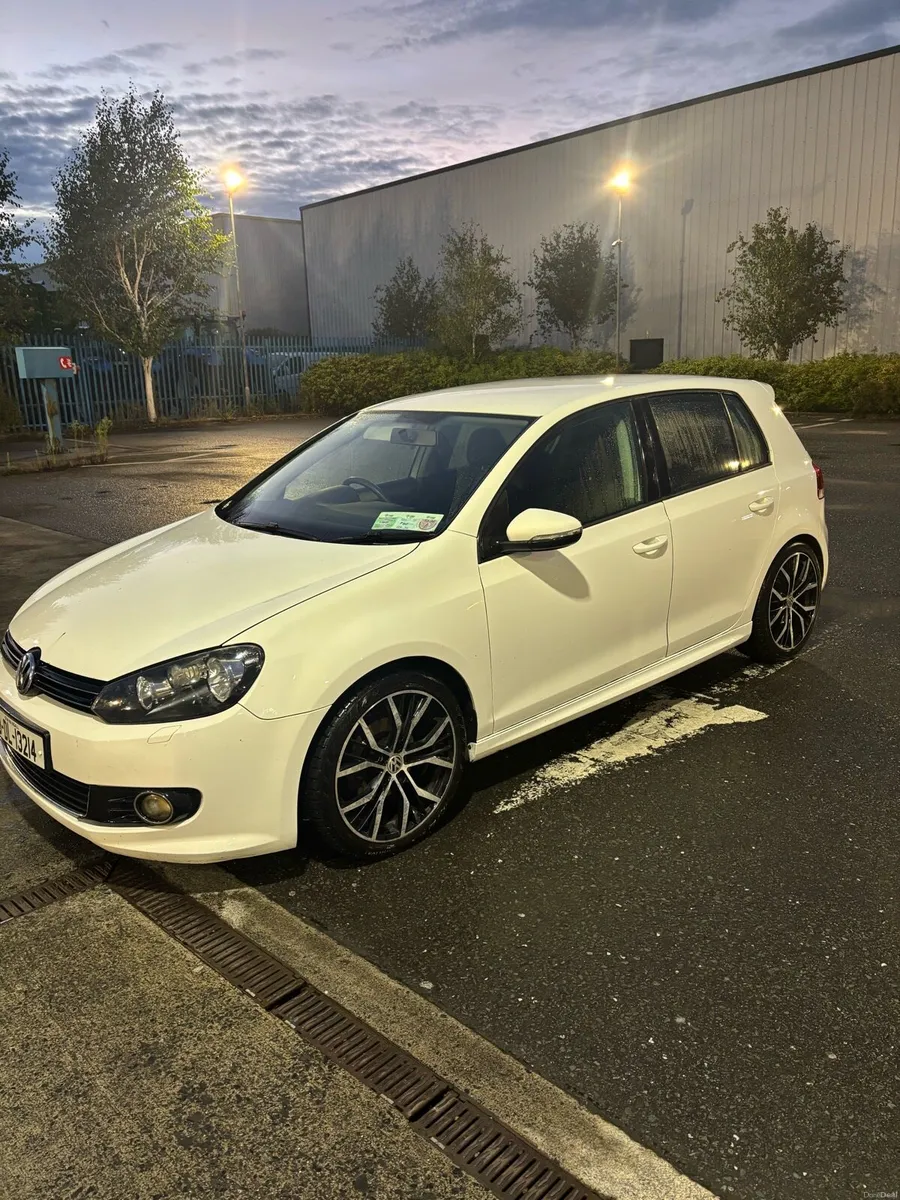 Volkswagen Golf 2010 1.6TDI - Image 1