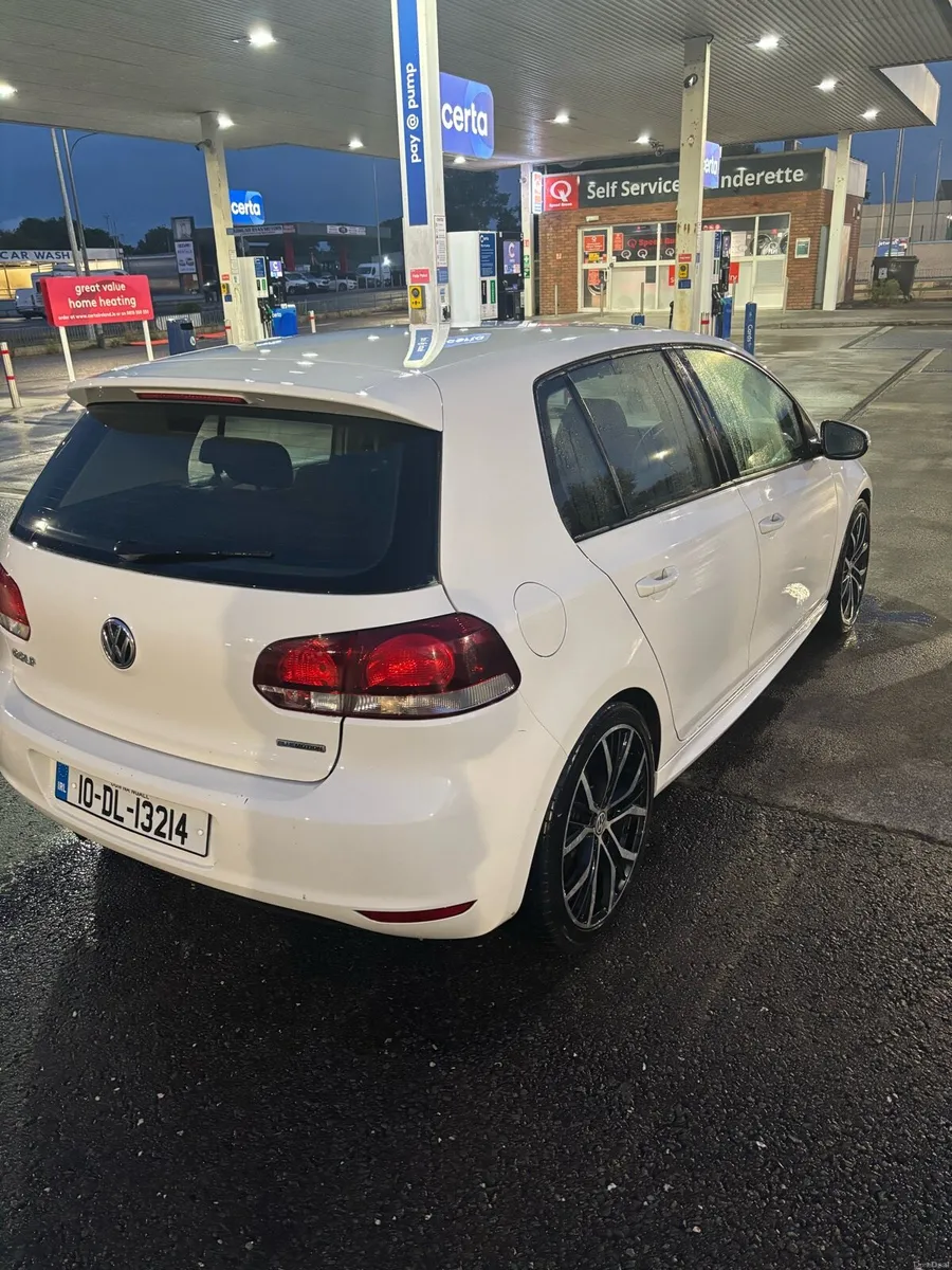 Volkswagen Golf 2010 1.6TDI - Image 3