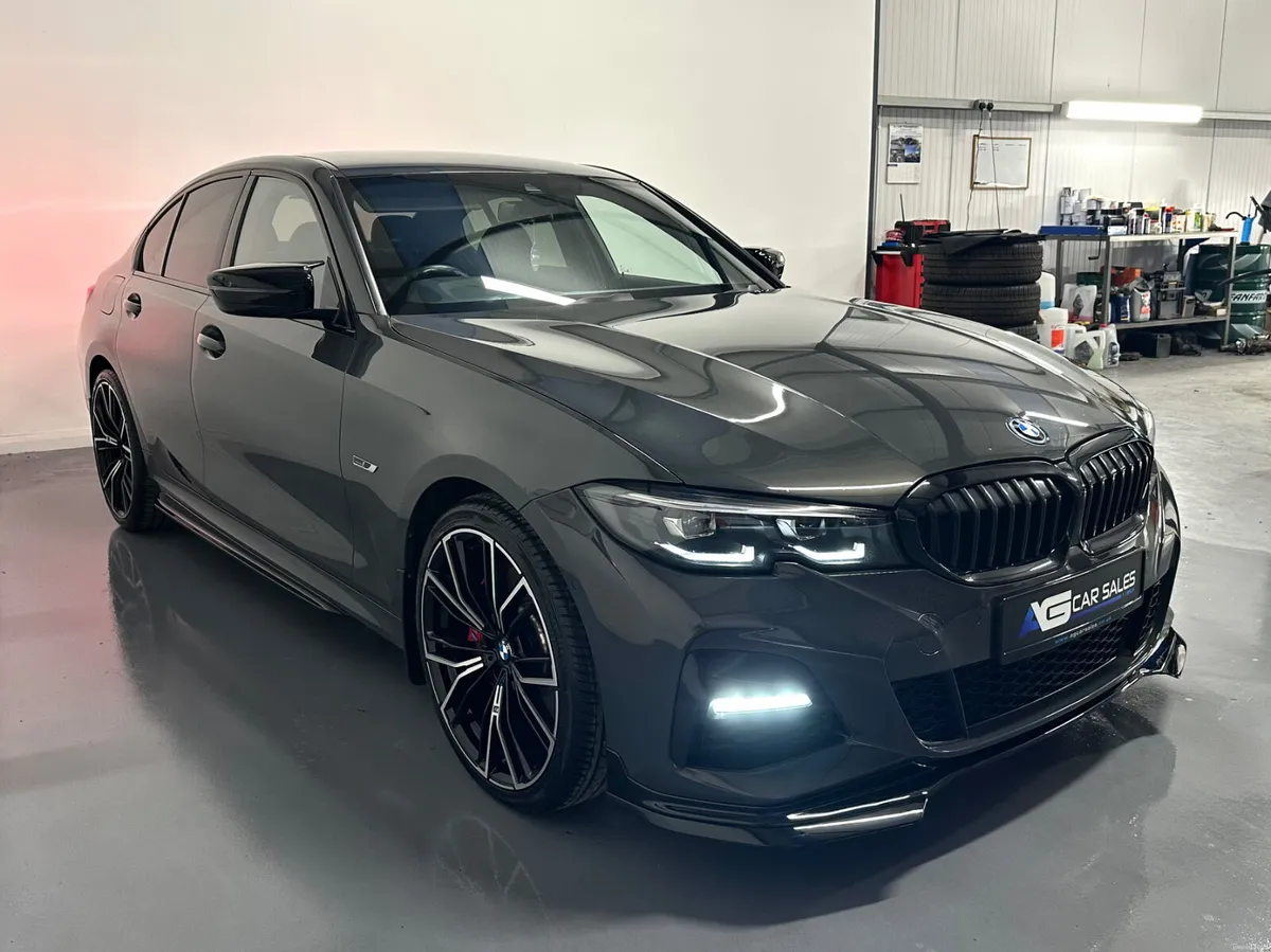 2022 BMW 330E M-Sport Pro Edition M-Performance - Image 4
