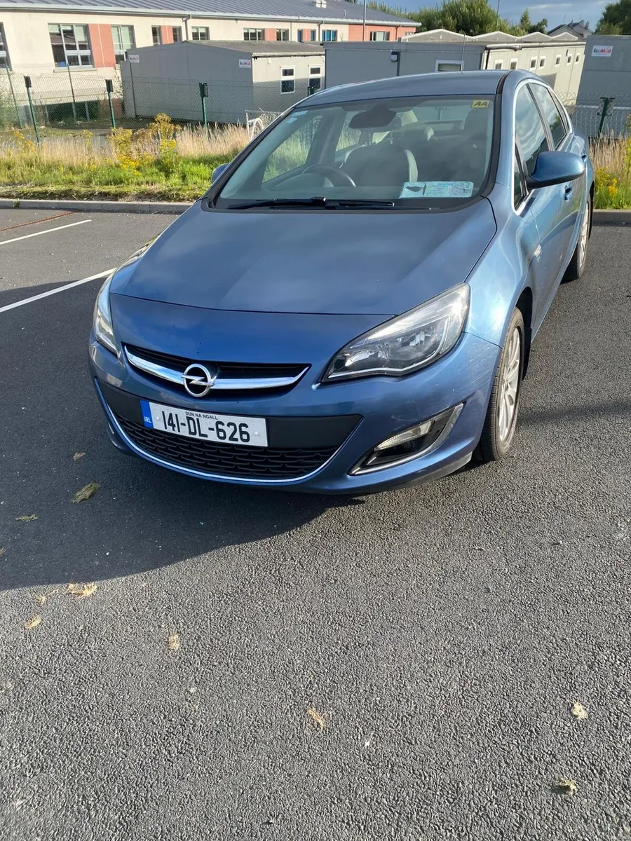 2014 Opel Astra - Image 2