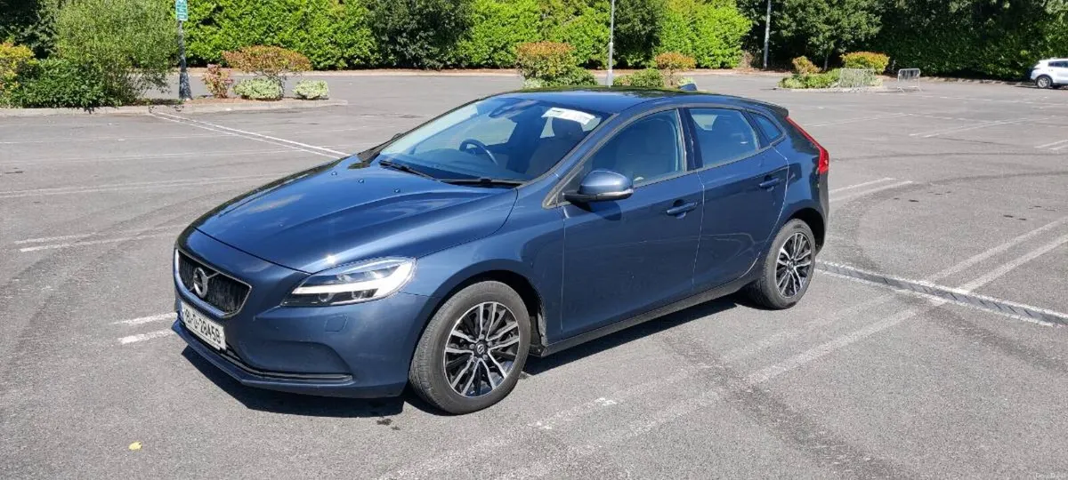 Volvo V40 D2 Momentum - Image 1