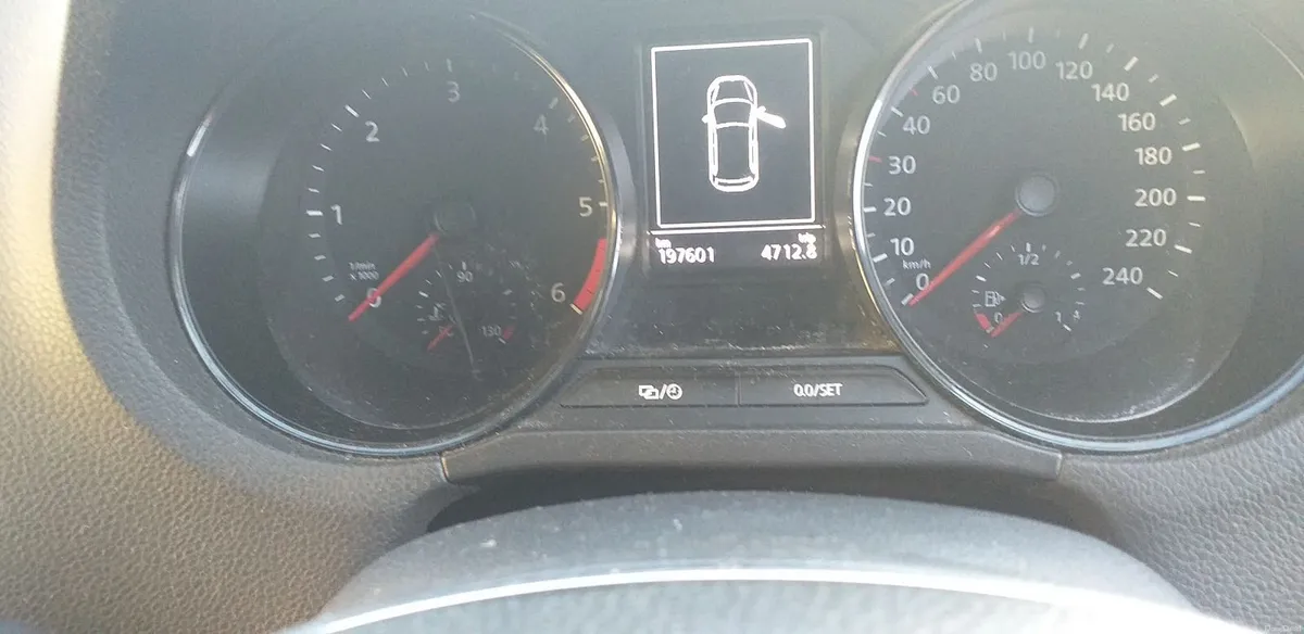 Volkswagen Polo 2016 - Image 2