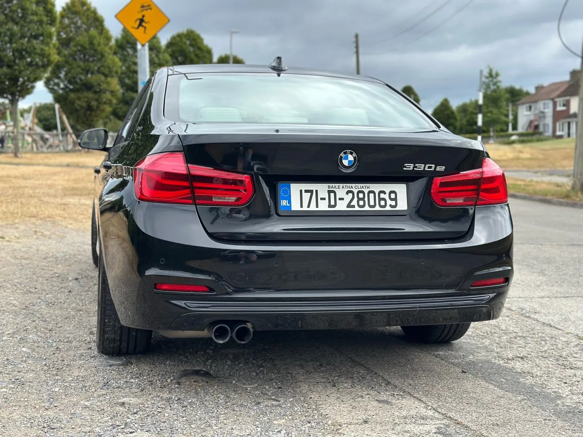 BMW 330e // Well cared for // great condition - Image 3