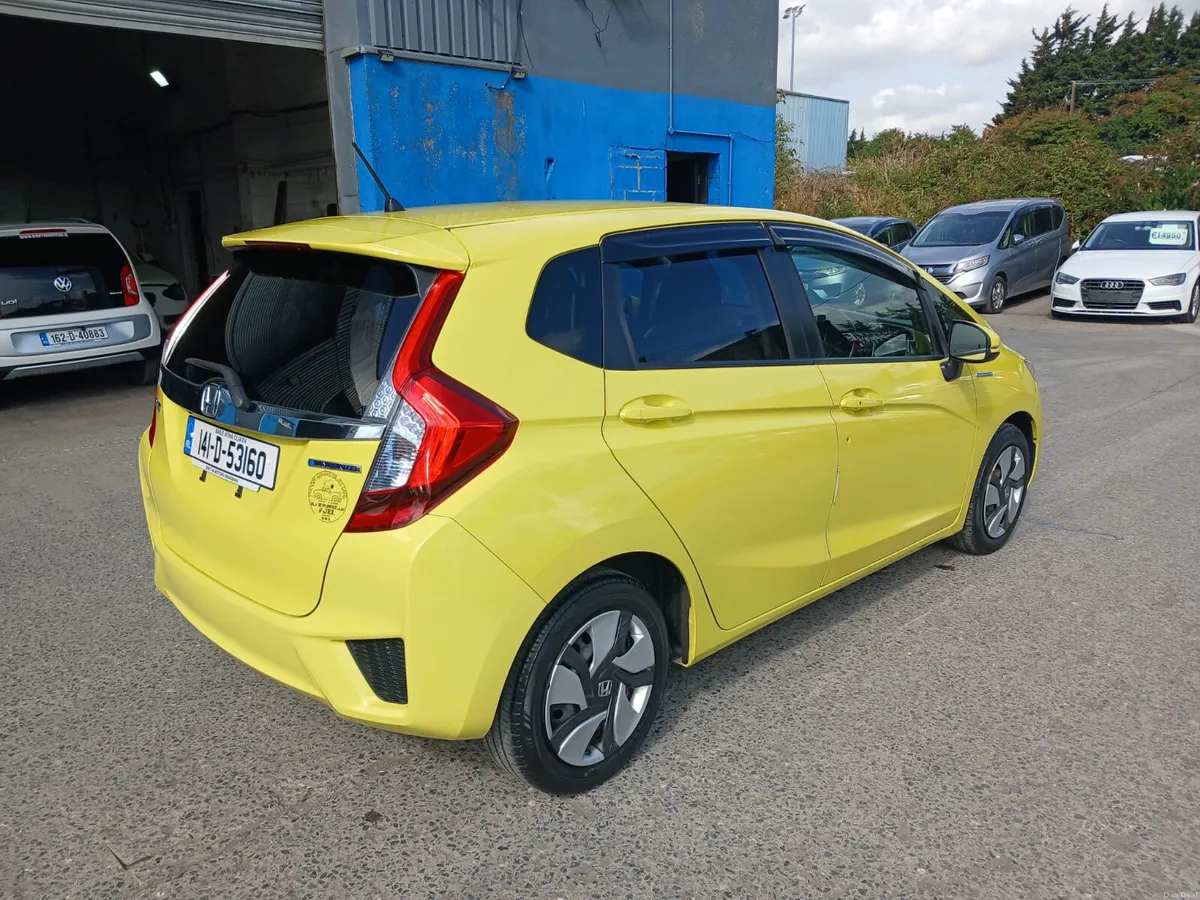 2014 Honda Fit Hybrid Automatic/ Leather Spec - Image 5