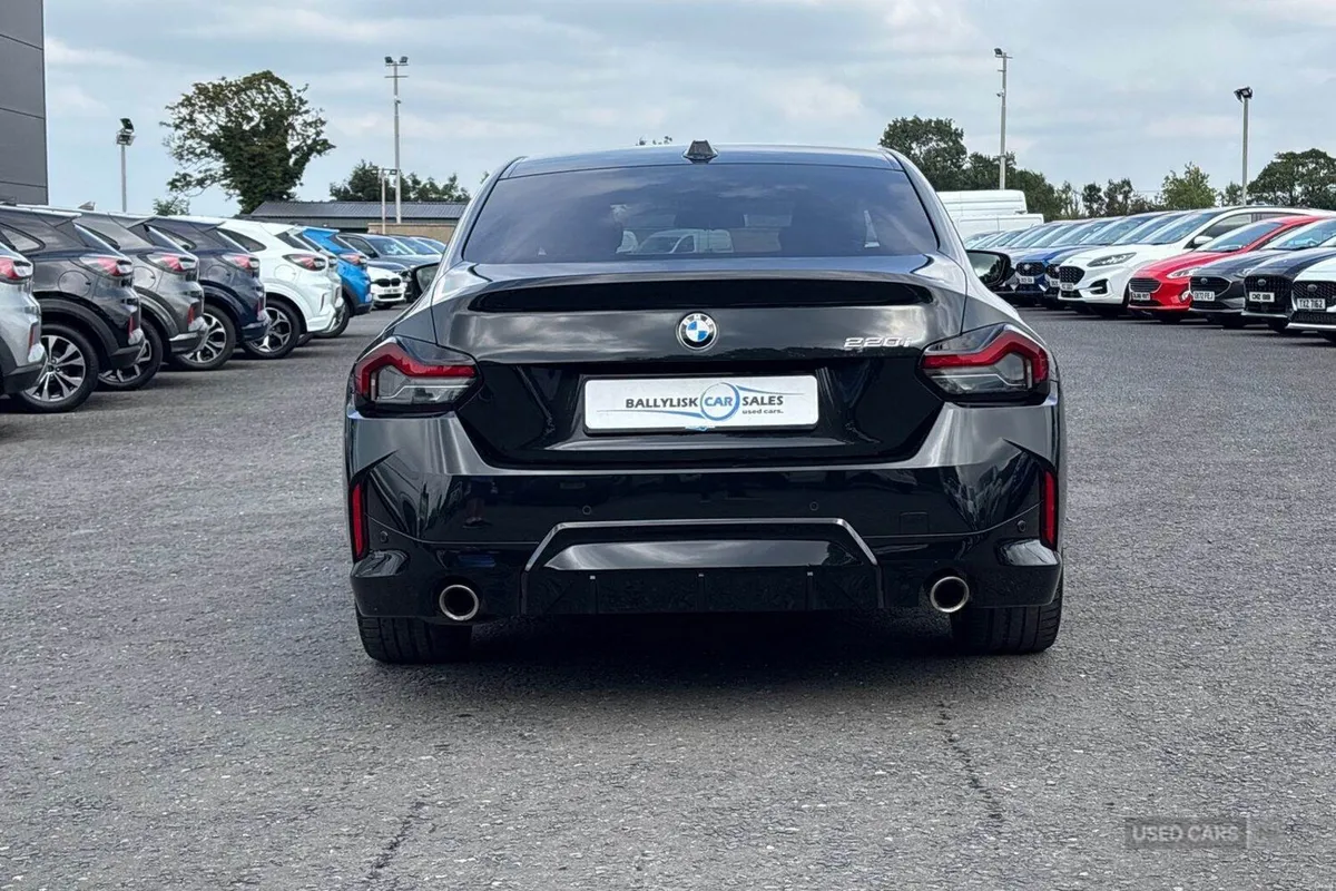 BMW 2-Series 2.0 220i 18PS M Sport Coupe 2dr in Bl - Image 5