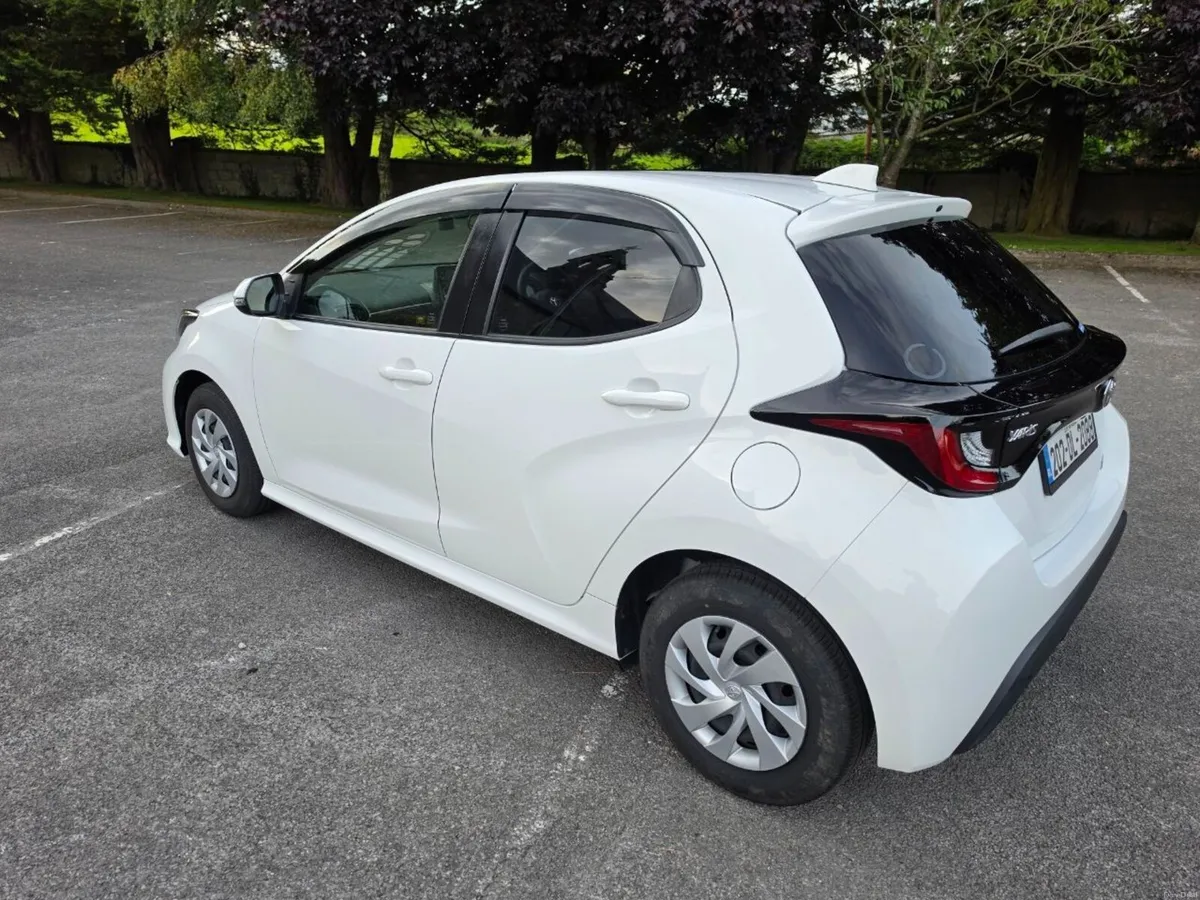 Toyota Yaris 2020 - Image 2