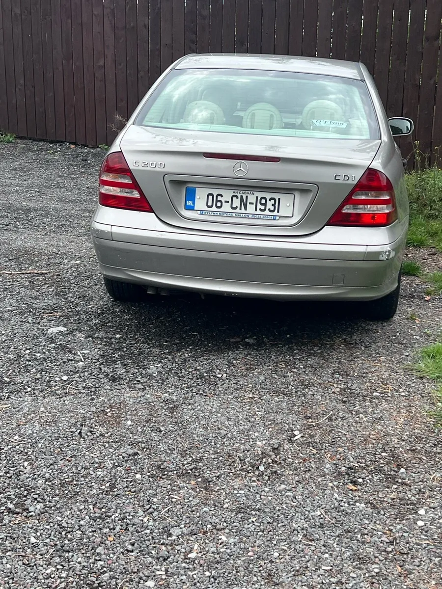 Mercedes c200 - Image 4