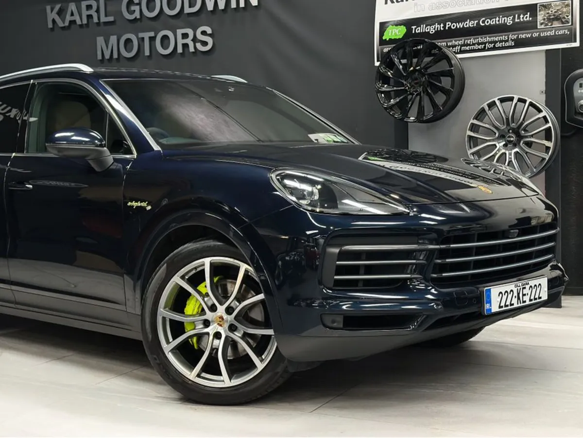 PORSCHE CAYENNE V6 E-HYBRID 4DR AUTO - Image 2