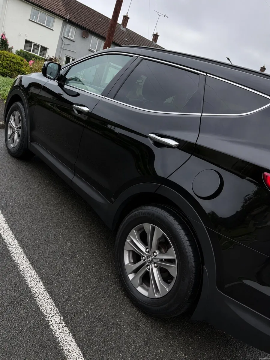 Hyundai Santa Fe - Image 2