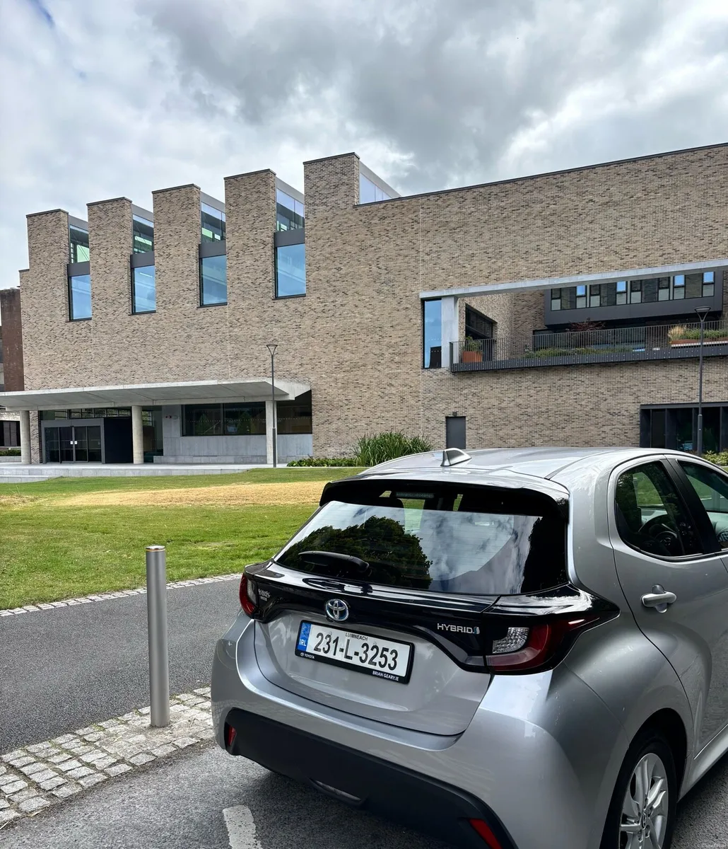 Toyota Yaris 1.5 Hybrid Luna - Image 4