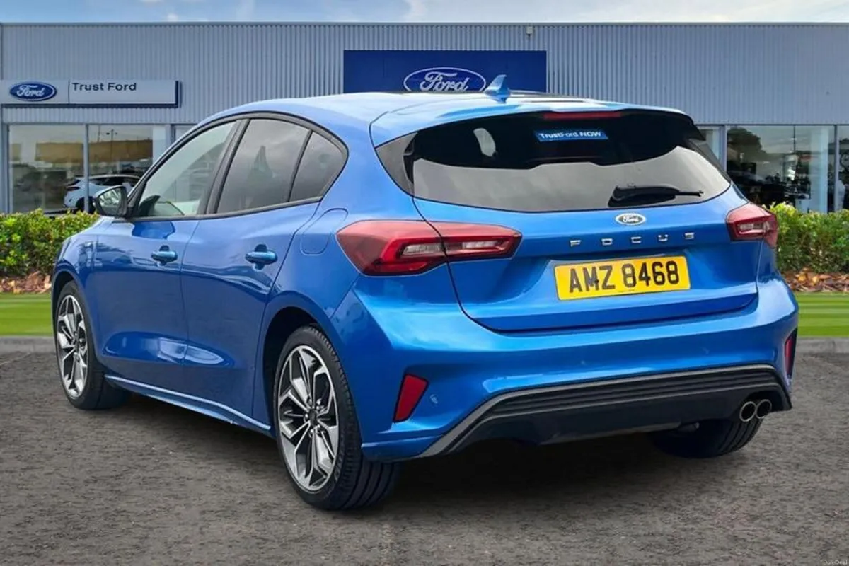 Ford Focus 1.0 EcoBoost ST-Line X 5dr - Image 2