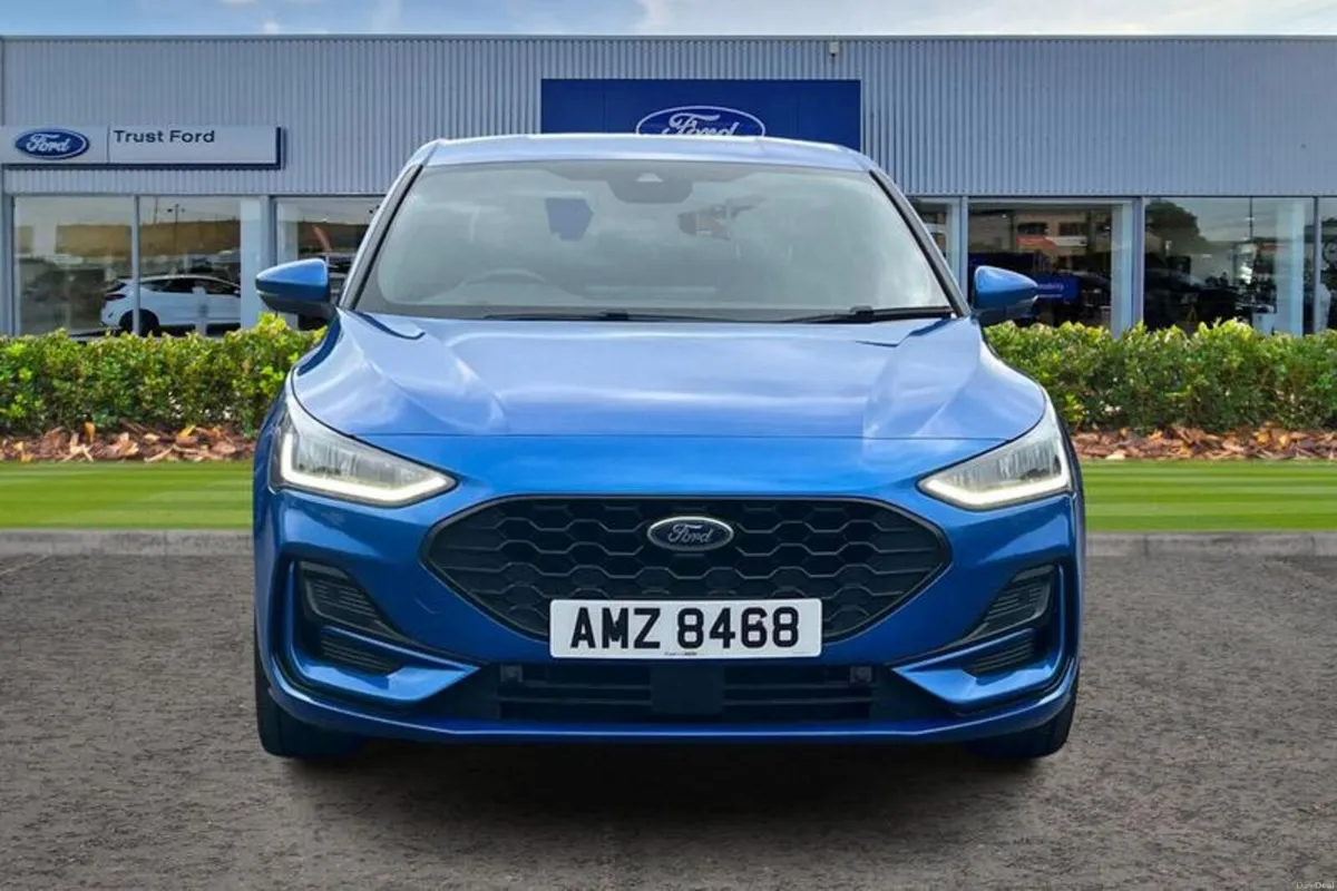 Ford Focus 1.0 EcoBoost ST-Line X 5dr - Image 6