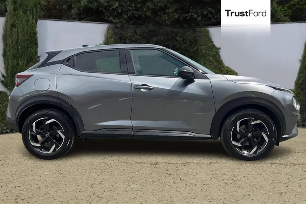 Nissan Juke 1.0 DiG-T 114 N-Connecta 5dr**REAR CAM - Image 3