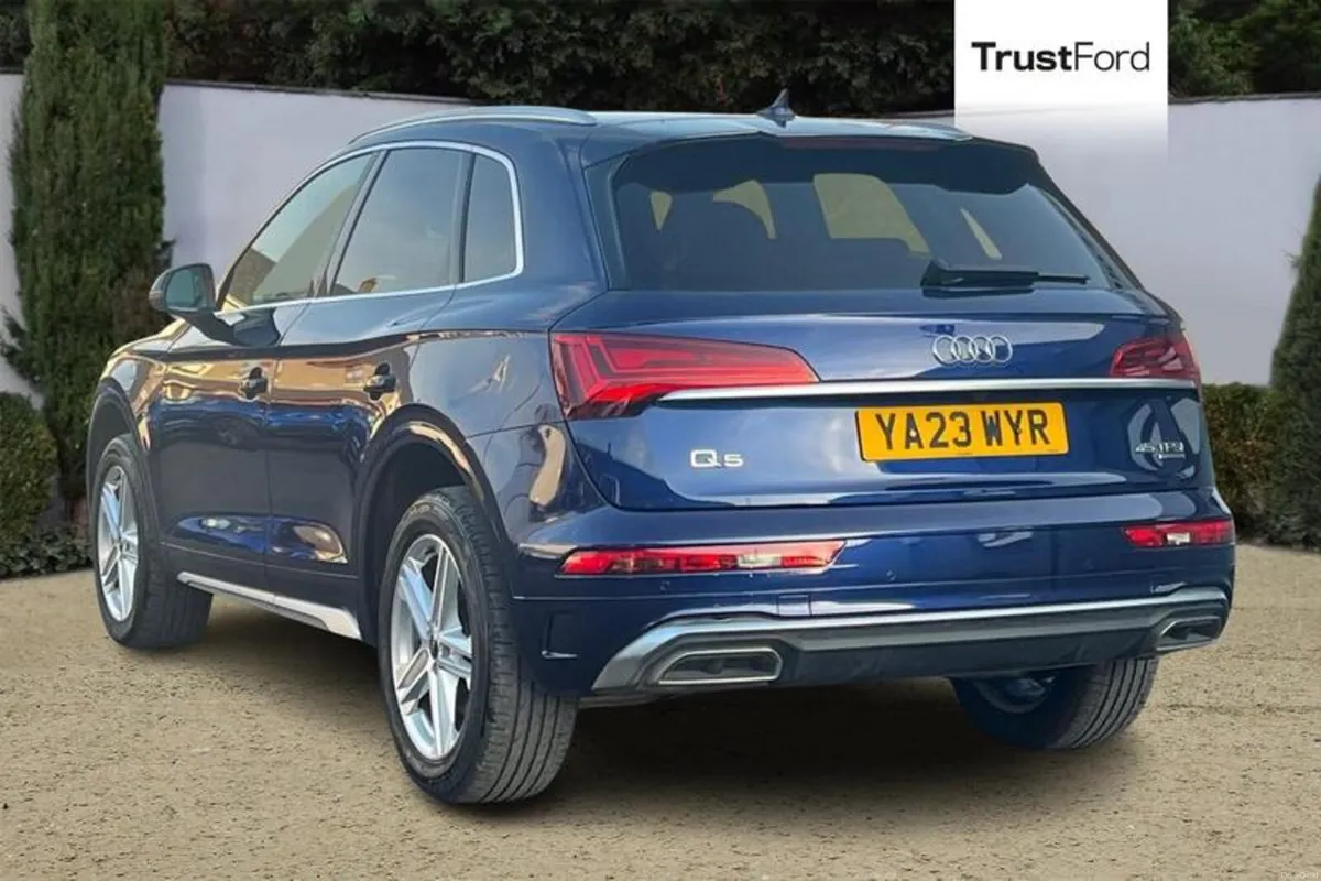 Audi Q5 2.0 TFSI 45 S line SUV 5dr Petrol S Tronic - Image 2