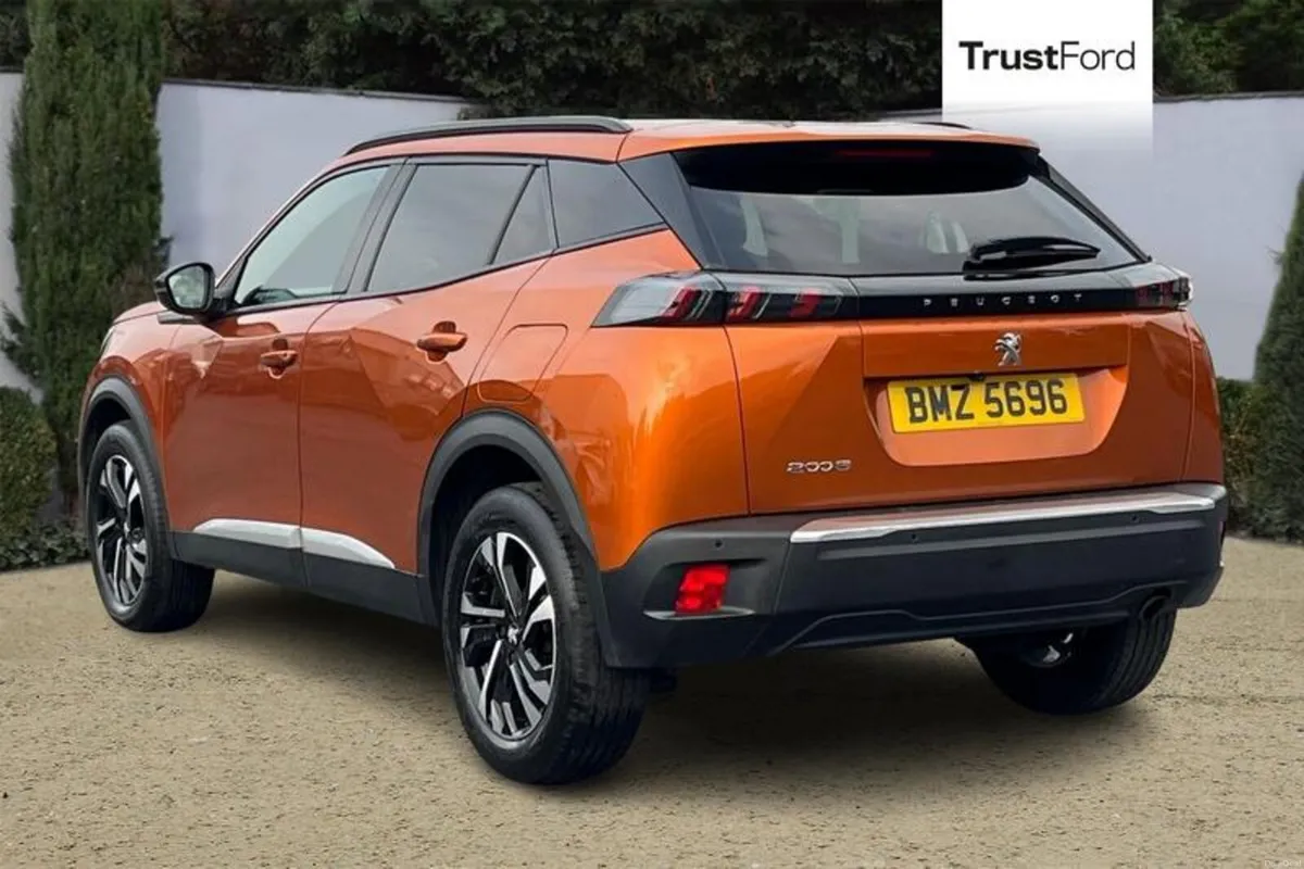 Peugeot 2008 1.2 PureTech Allure Premium + SUV 5dr - Image 2