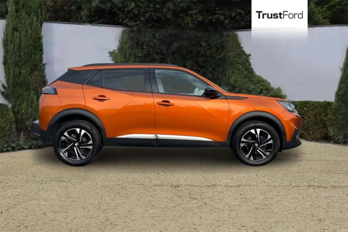Peugeot 2008 1.2 PureTech Allure Premium + SUV 5dr - Image 3