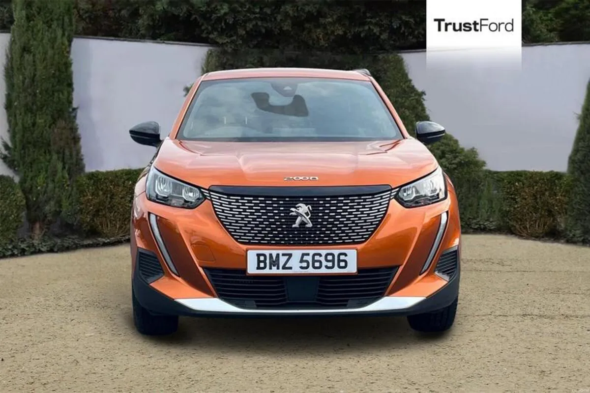 Peugeot 2008 1.2 PureTech Allure Premium + SUV 5dr - Image 6