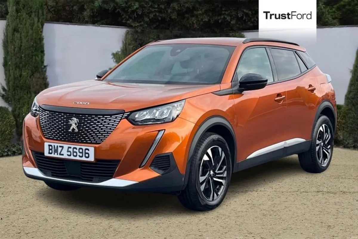Peugeot 2008 1.2 PureTech Allure Premium + SUV 5dr - Image 5