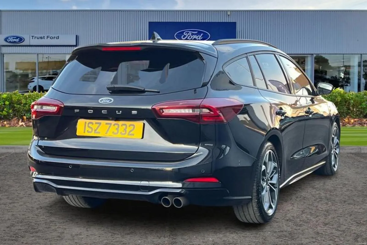 Ford Focus 1.0 EcoBoost Hybrid mHEV 155 ST-Line X - Image 4
