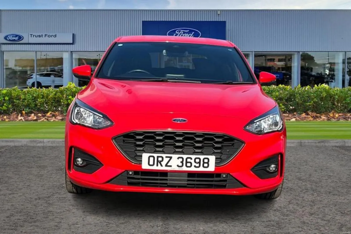 Ford Focus 1.0 EcoBoost 125 ST-Line X 5dr - Image 6