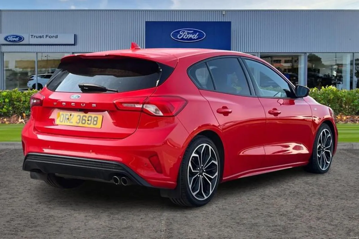 Ford Focus 1.0 EcoBoost 125 ST-Line X 5dr - Image 4