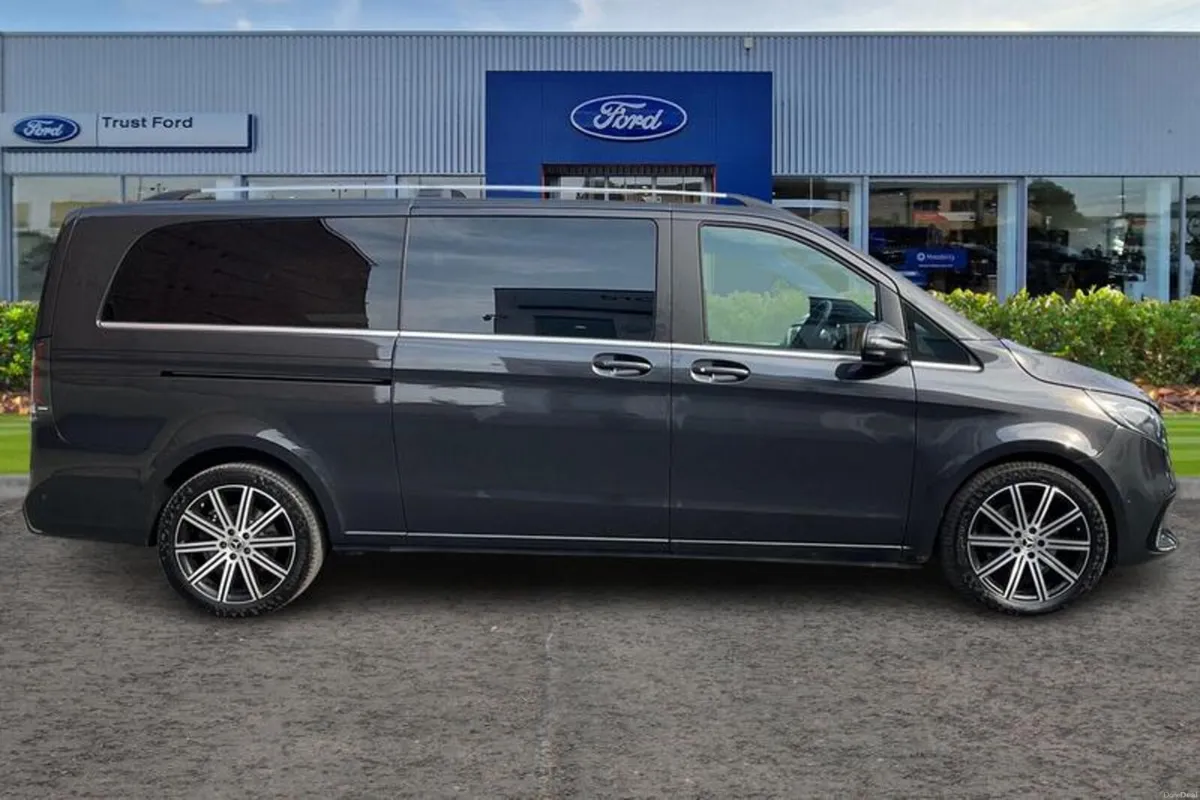 Mercedes-Benz V-Class V300 d Premium 5dr 9G-Tronic - Image 3