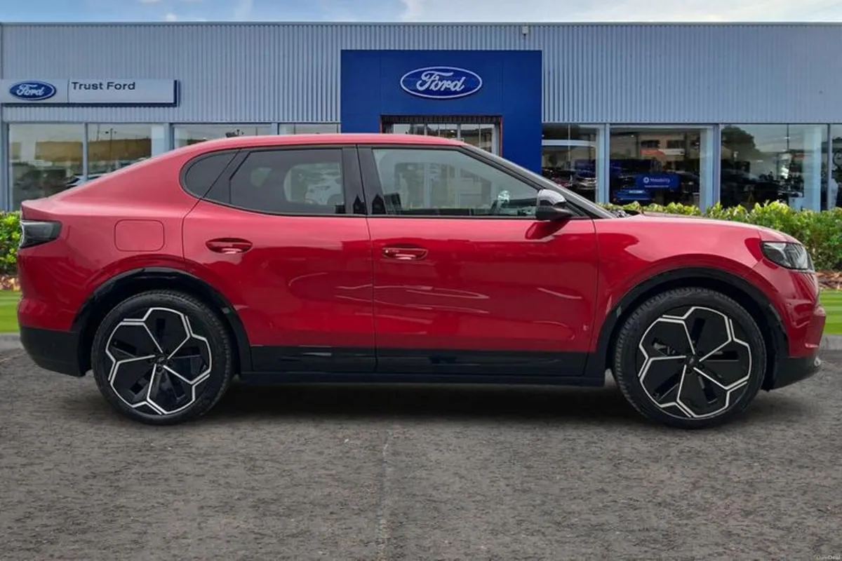 Ford Capri Extended Range 77kWh Premium SUV 5dr El - Image 3