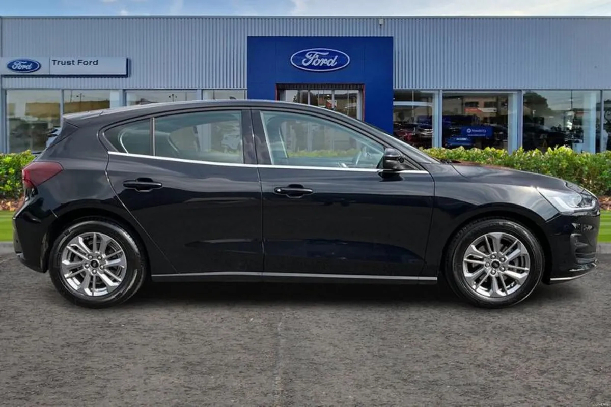 Ford Focus 1.0T EcoBoost MHEV Titanium Hatchback 5 - Image 3
