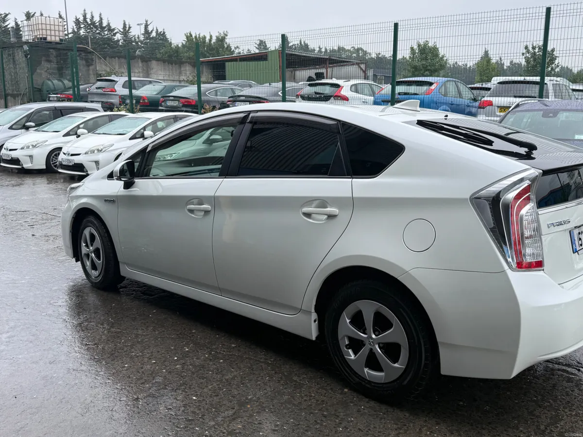 2015 Toyota Prius Hybrid Automatic - Image 6