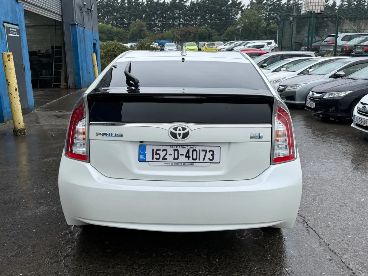 2015 Toyota Prius Hybrid Automatic - Image 5
