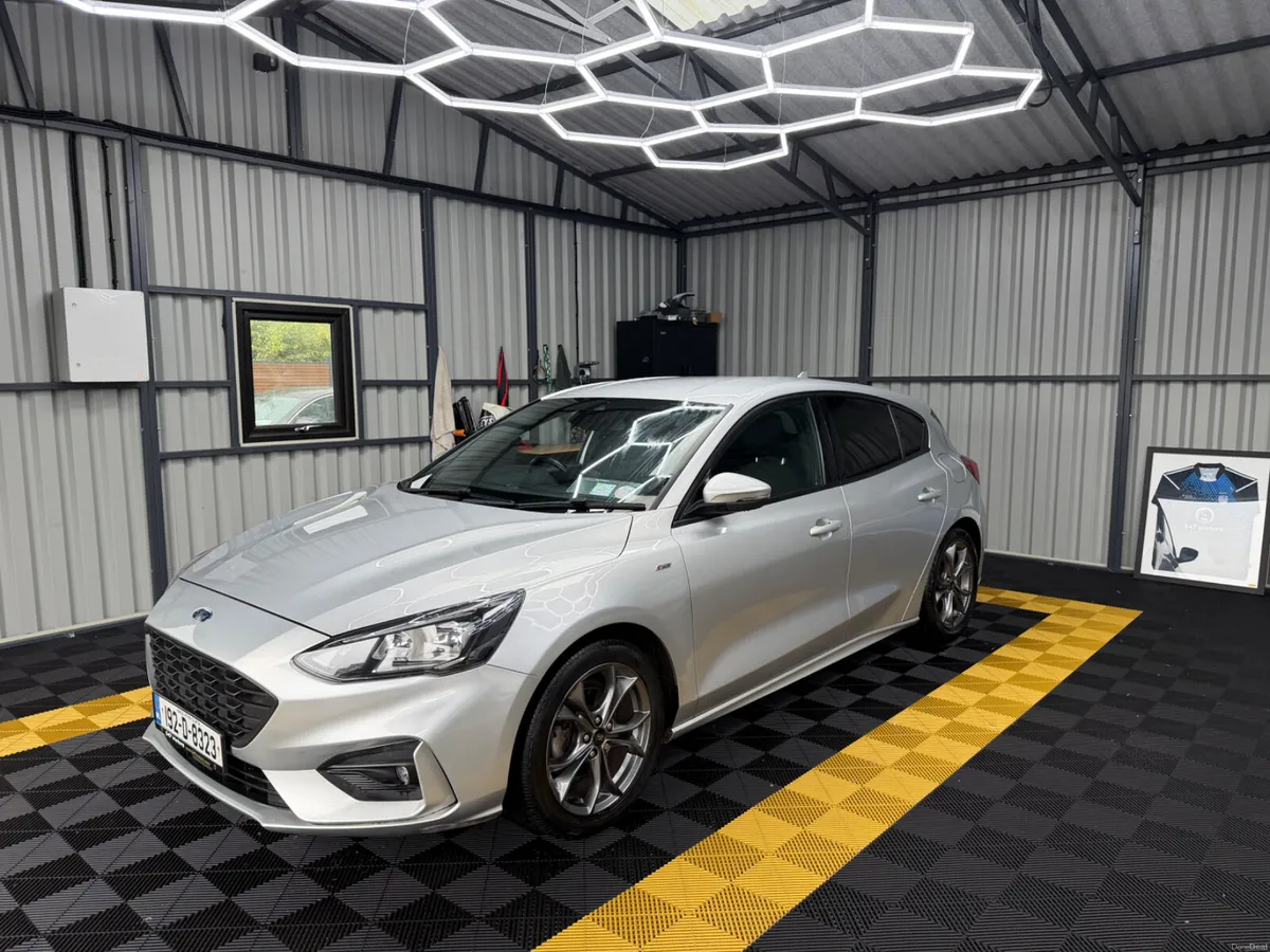 Ford Focus 2019 ST Line 1.0 Petrol - Image 2
