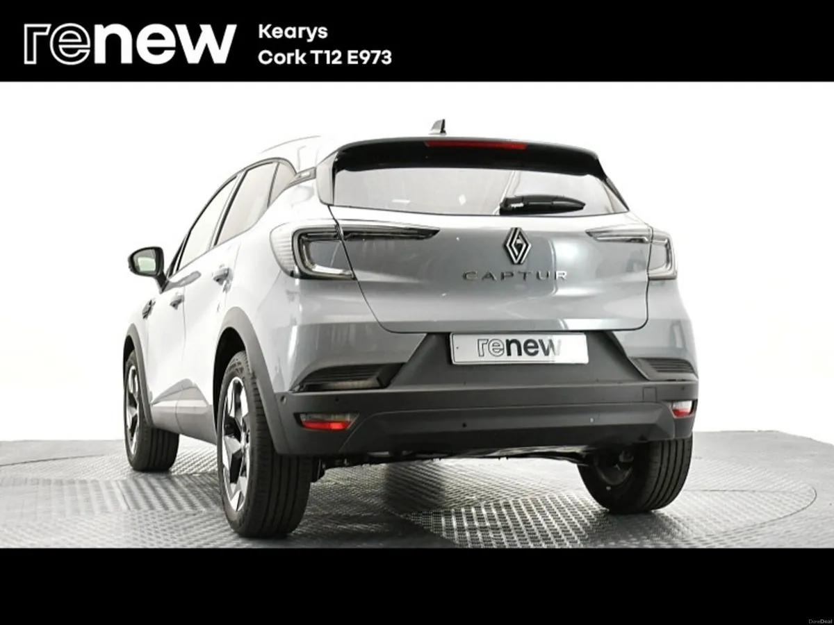 Renault Captur Techno E-TECH Hybrid 145 Auto Ph2 - Image 3