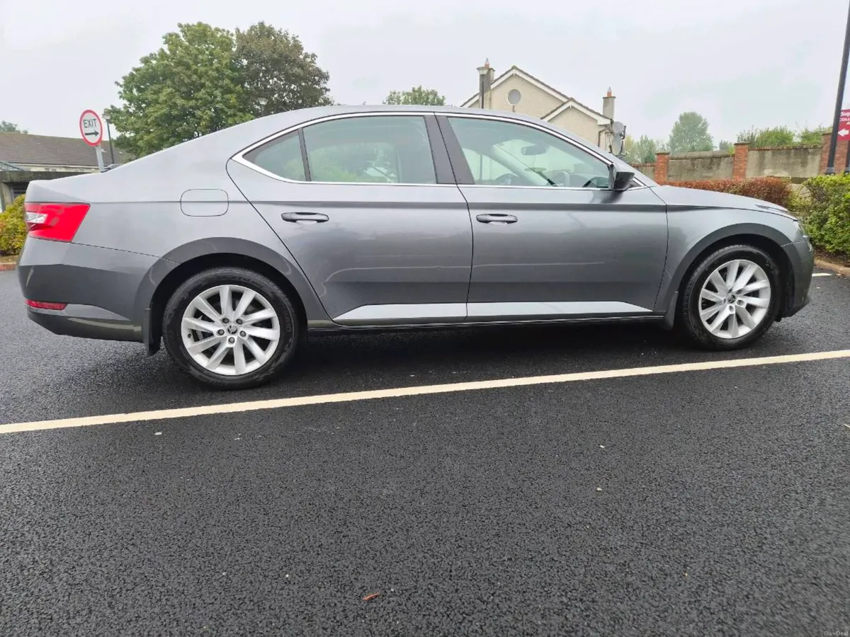 2022 Skoda TDI 2.0 SE 6 Speed manual - Image 3