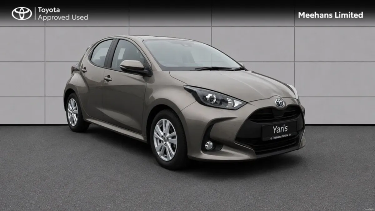 Toyota Yaris YARIS 1.5 HYBRID LUNA - Image 1