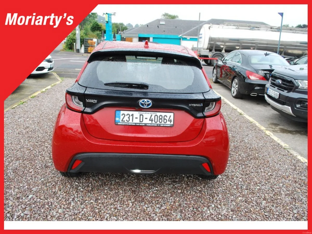 Toyota Yaris 1.5 HYBRID LUNA 4DR AUTO - Image 5