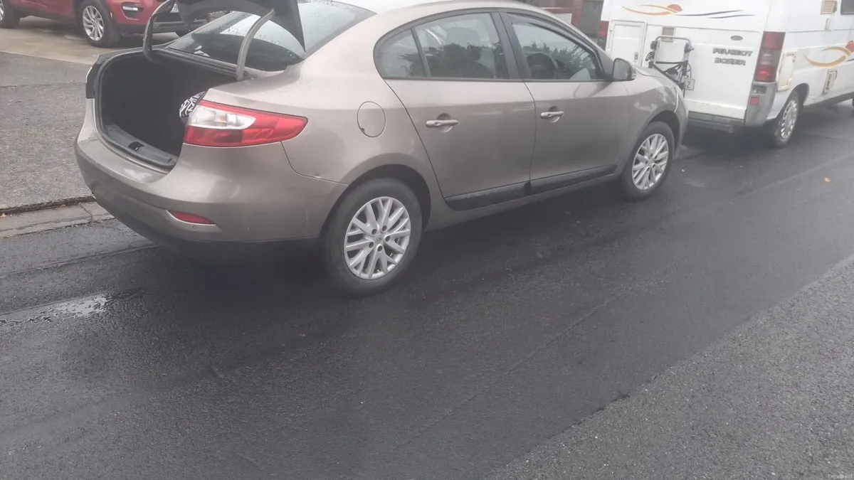 Renault Fluence 2015 automatic dynamic - Image 6