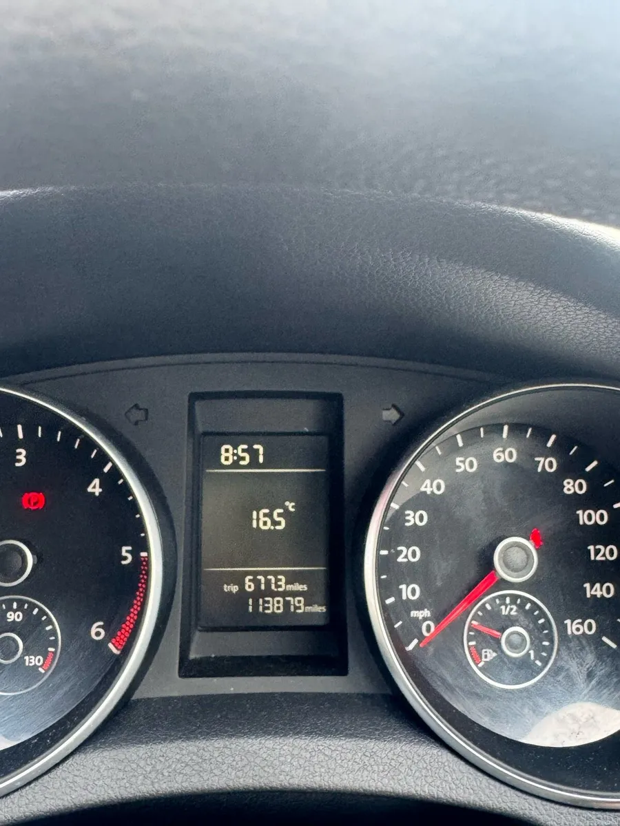 Volkswagen golf 1.6 manual diesel - Image 6