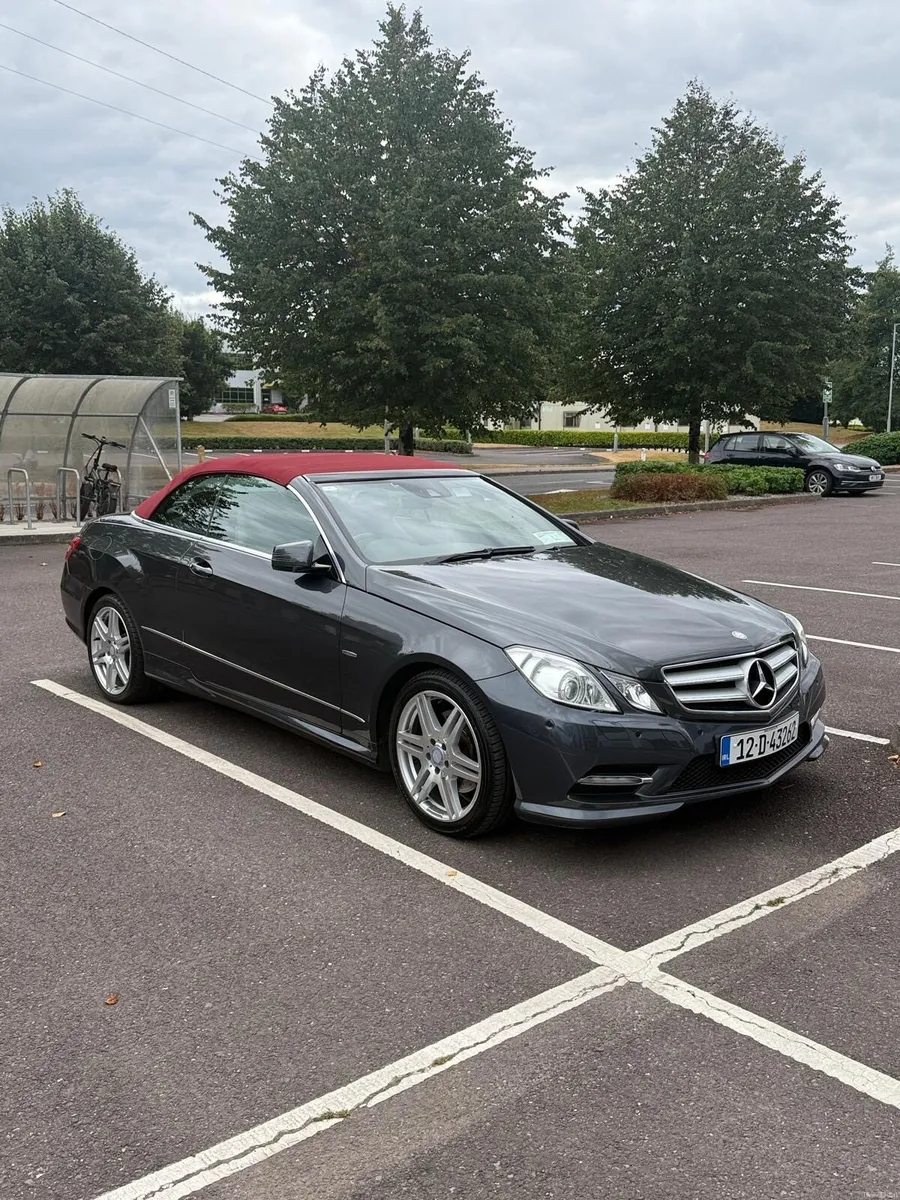 Mercedes E Class convertible - Image 1