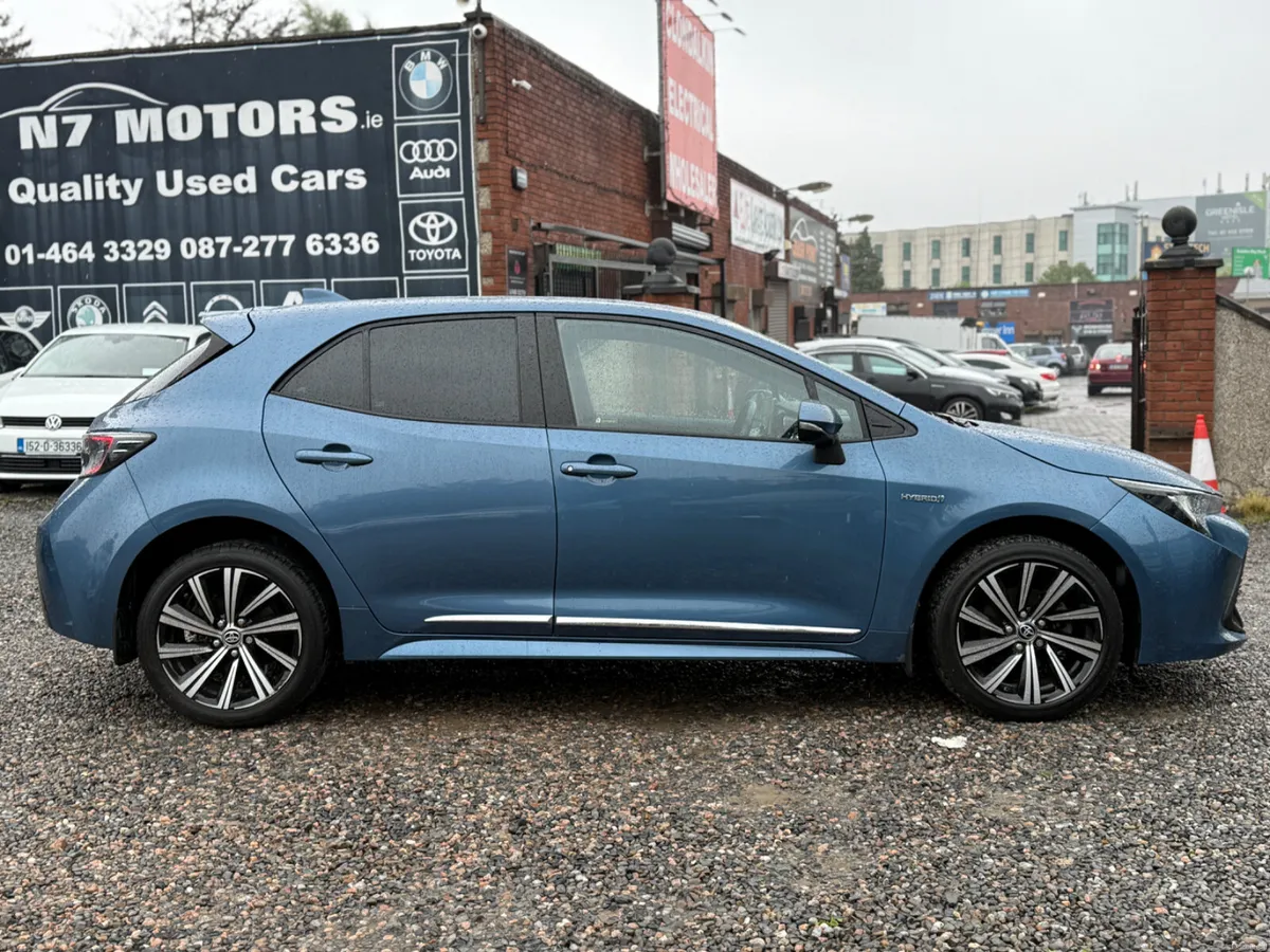 2022 Toyota Corolla 1.8 HYBRID LUNA  AUTO - Image 2