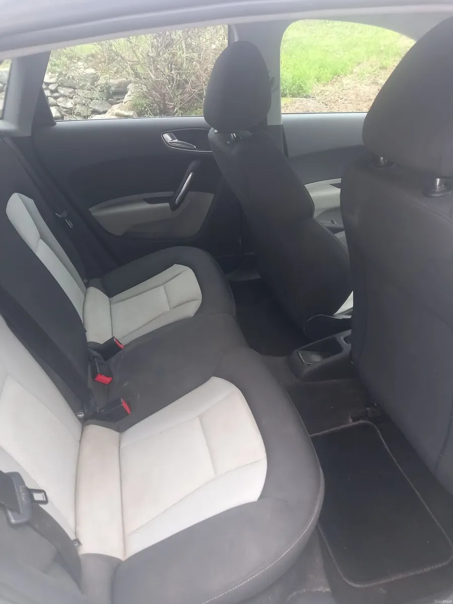 Audi A1 2012 - Image 2