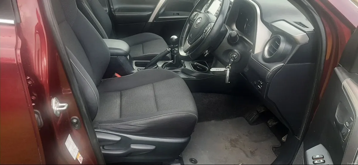 Toyota RAV4 2017 - Image 5