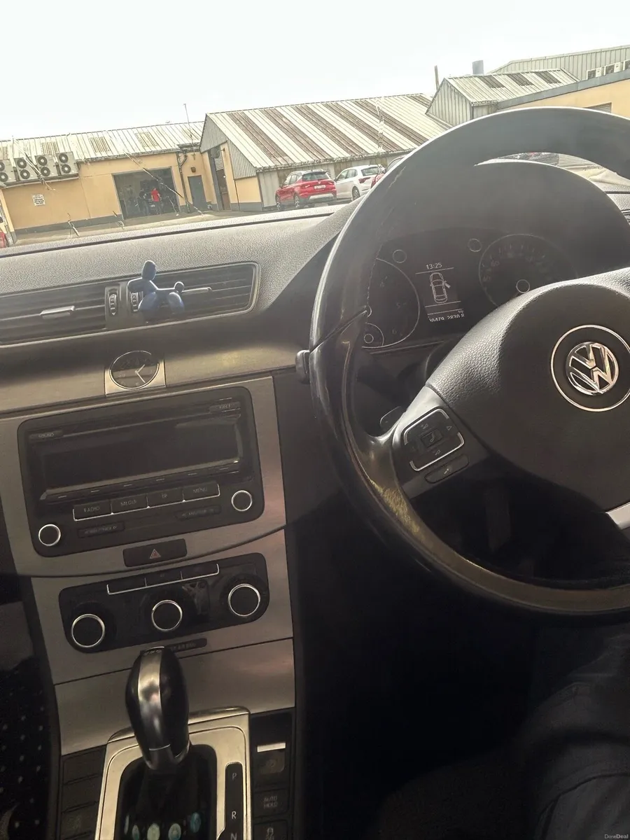 Automatic 2011 VW Passat 2.0L DSG - Image 5