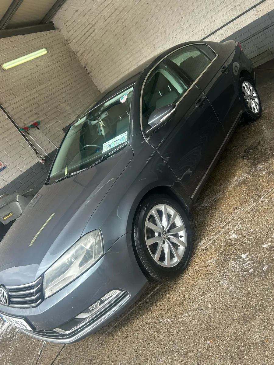 Automatic 2011 VW Passat 2.0L DSG - Image 2