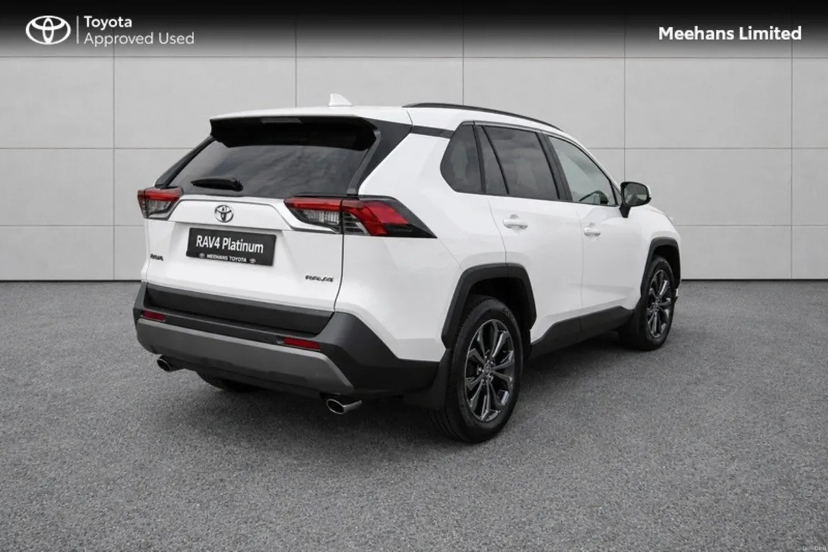 Toyota RAV4 RAV4 HYBRID PLATINUM FWD - Image 2